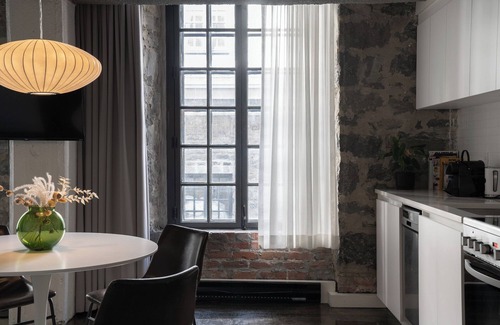 Old Montreal Hotel | Maison Sainte-Thérèse