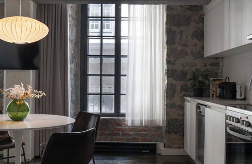 Old Montreal Hotel | Maison Sainte-Thérèse