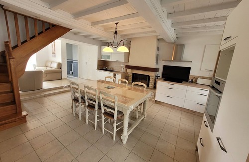Creances House | Maison Située Dans une Impasse