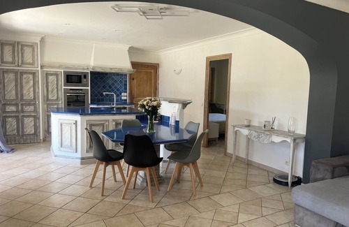 Cogolin Cottage | Maison Spacieuse et Calme au Cœur des Vignes