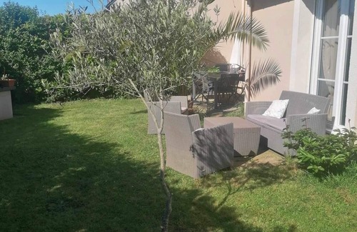 Benouville House | Maison Très Bien Agencée Proche Plage du Débarque et Commerces