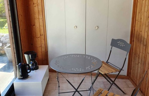 Treffiagat House | Maison typique pour 4 personnes, jardin clos et fleuri, proche plage