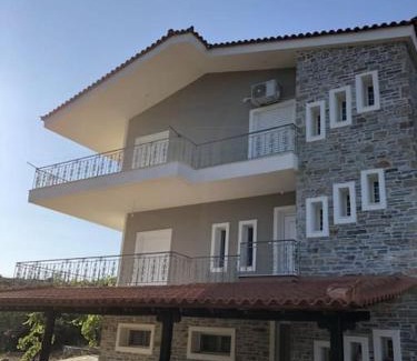 Agii Apostoli House | Maisonette by the beach