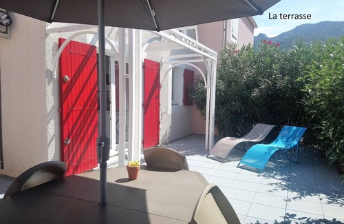 Sorede House | Maisonette in Residence with Pool