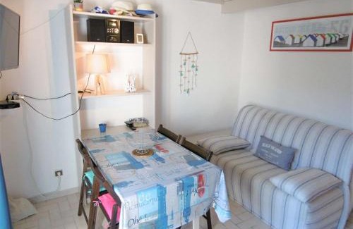 Saint-Jacques Apartment | Maisonnette 3 pièces 4 personnes à 50 m du port de St Jacques - SERVANE