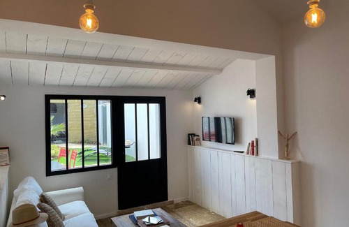 Aytre Apartment | MAISONNETTE *** CHAMPETRE CHIC - TERRE & MER