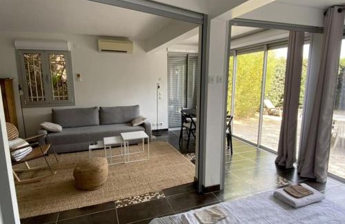 Boulouris-sur-Mer Apartment | Maisonnette climatisée à 10 m de la plage de la péguière