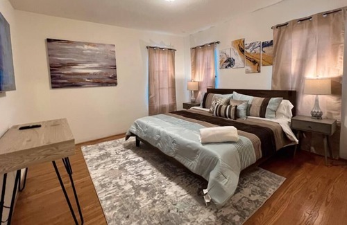 La Puente House | ★ MAJESTIC 2B2B HOME WITH KING AND QUEEN BED★