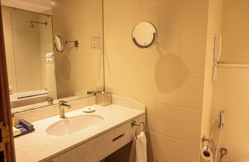 Garhoud Hotel | Majestic Cove Hotel