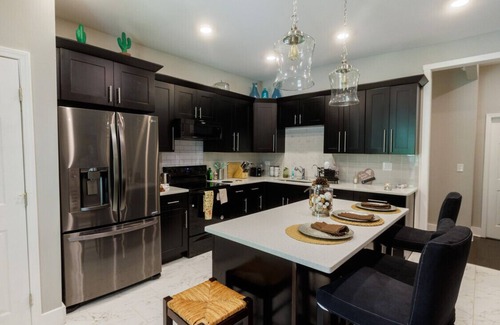 Lithonia House | Majestic House/3BR/8PX/Parking/BBQ at Stonecrest