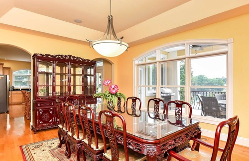 York House | Majestic Lake Estate + Views, Outdoor Fireplace, Dock ⛵💖