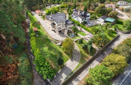 Valenca House | Majestic Manor in Valença with private pool