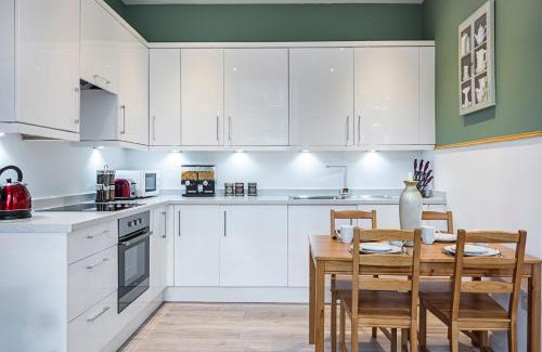 Brondesbury Apartment | Majestic Modern Flat in the heart of London