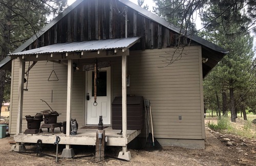 Idaho City House | Majestic Mountain Ranch Idaho City's studio style cabin.