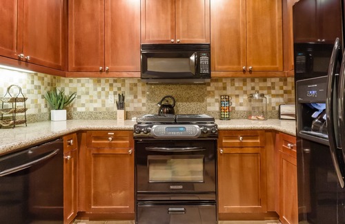 La Quinta Villa | Majestic Mountain Views- 2 private patios- 2 bed/2 bath sleeps 6- 064225