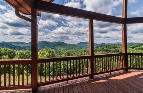 Morganton House | Majestic Mountaintop Cabin with hot tub and fireplace
