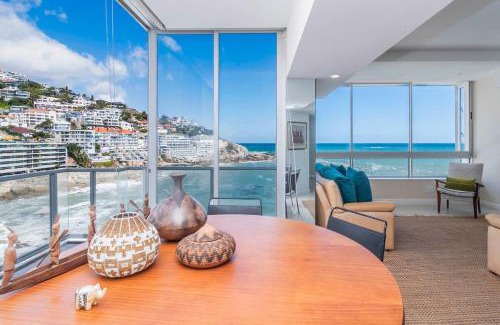 Bantry Bay Apartment | Majestic Views in Bantry Bay Gem