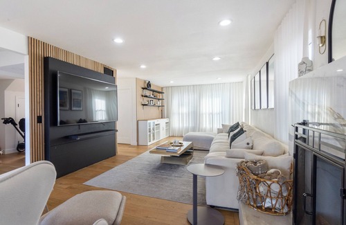 Crenshaw Villa | Majestic Villa with incredible views and hot tub
