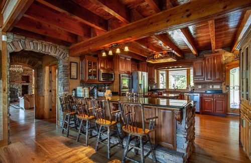 Gatlinburg - Pigeon Forge Cabin | Majestica