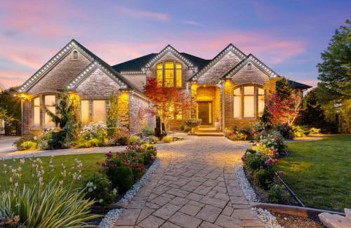 Draper House | Majesty Estate in Salt Lake with Private Pool and Sport Court