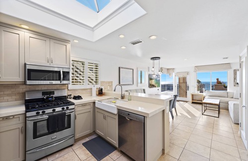 Laguna Beach Villa | Majorca Surf, Swim, stroll to main beach. Rlx