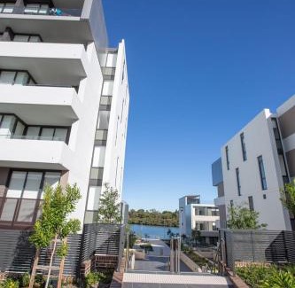 Mortlake Apartment | Majors Bay lake deep breath 2BR 2Bath Apt for 4