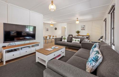 Dunsborough House | Majuvary