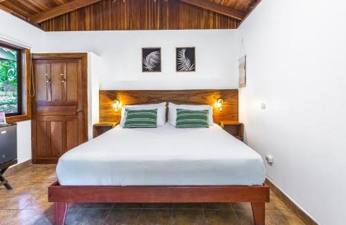 Playa Santa Teresa Bed & Breakfast | Makanas Beach Bungalows
