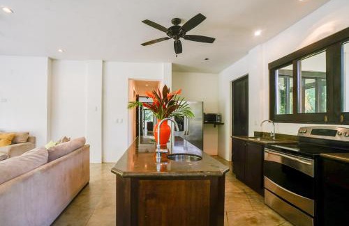 Ballena Apartment | Makara Suite Mariposa Ground Floor