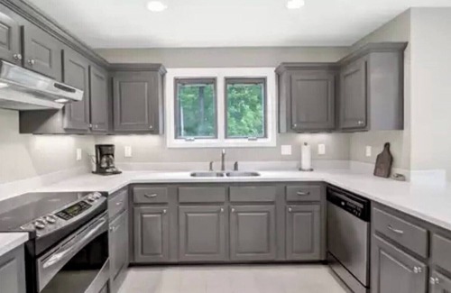 Leesville Ski Chalet | Make Memories at our Spacious 5 Bedroom Lake House right on Lake Murray!