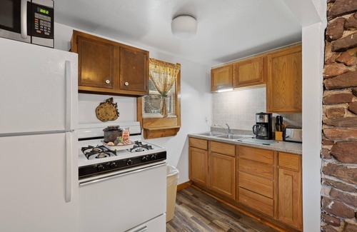 Rapid City Cabin | Make memories from your patio - In Rapid City On Canyon Lake Thirty Minutes from Mt Rushmore