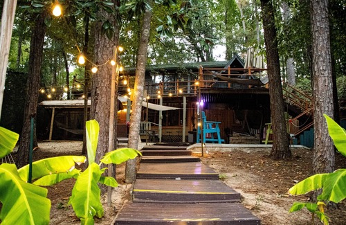 Goodrich House | Make New Magical Memories! Enjoy Boats-Campfire-Hammocks. Fun for All Ages!
