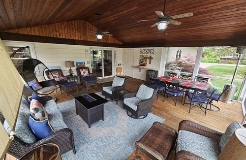 Bowman House | Make this your home base for the Kentucky Derby!