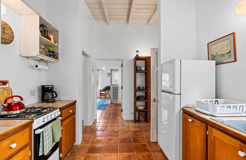 Brewers Bay Villa | Makere Cottage - Spacious 1 Bed Villa, 20' Pool, Stunning Views, 5 Mins To Beach