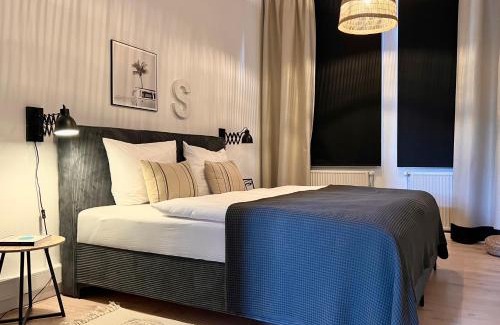 Detmold Apartment | MAKERS and ROOMS APARTMENT 01 Pauline 110qm Parkplatz 1-4 Personen