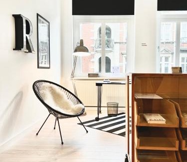Detmold Apartment | MAKERS and ROOMS APARTMENT 01 Pauline 110qm Parkplatz 1-4 Personen