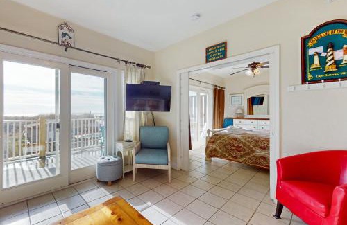 Hatteras House | Making Memories 807 #104DS-H