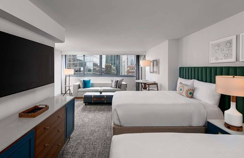 Downtown Chicago Hotel | Making The Best Memories Along The Way! 4 Units with City View, Pets Are Welcome