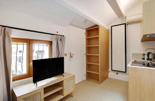 Les Halles Apartment | Makom Saint-Honoré