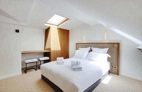 Les Halles Apartment | Makom Saint Honore