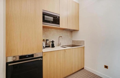 Les Halles Apartment | Makom Saint Honore