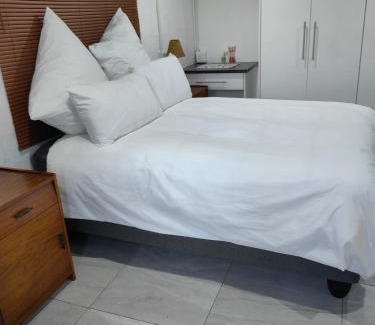 Grahamstown House | Malabana Guest House