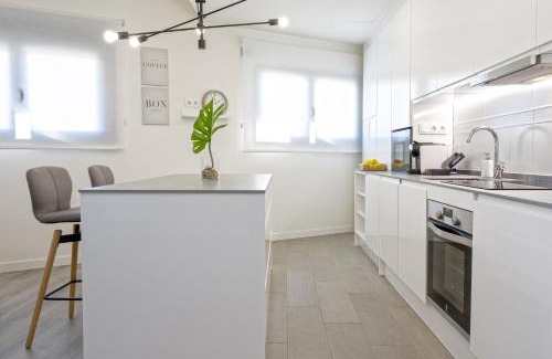 Cruz de Humilladero Apartment | -MalagaSunApts-Centre Pool&Parking Bus-Train Station