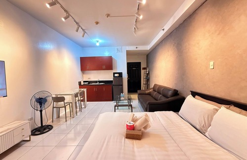 Ermita Night District Apartment | Malate Bayview Mansion