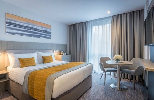 Galway City Centre Hotel | Maldron Hotel Sandy Road Galway