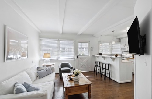 Eastern Malibu Condo | Malibu, Carbon Beach - Suite One