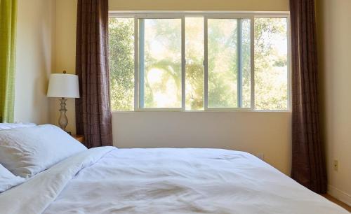 Malibu Apartment | Malibu Getaway In Nature - Close To Central Malibu