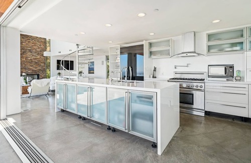 Malibu House | Malibu Glass House: Architectural w 180deg Views