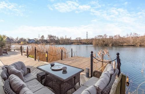 Stamford House | Malibu Lakehouse