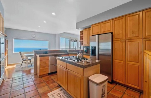 Malibu Villa | Malibu Luxe 4BR| Panoramic views| Central location